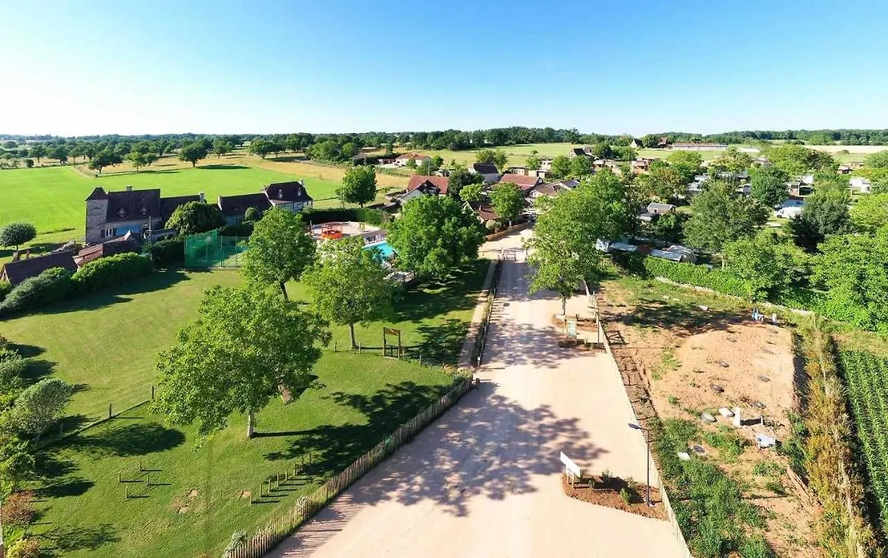 Camping 4 Etoiles - Piscine - Eeicab Thegra France