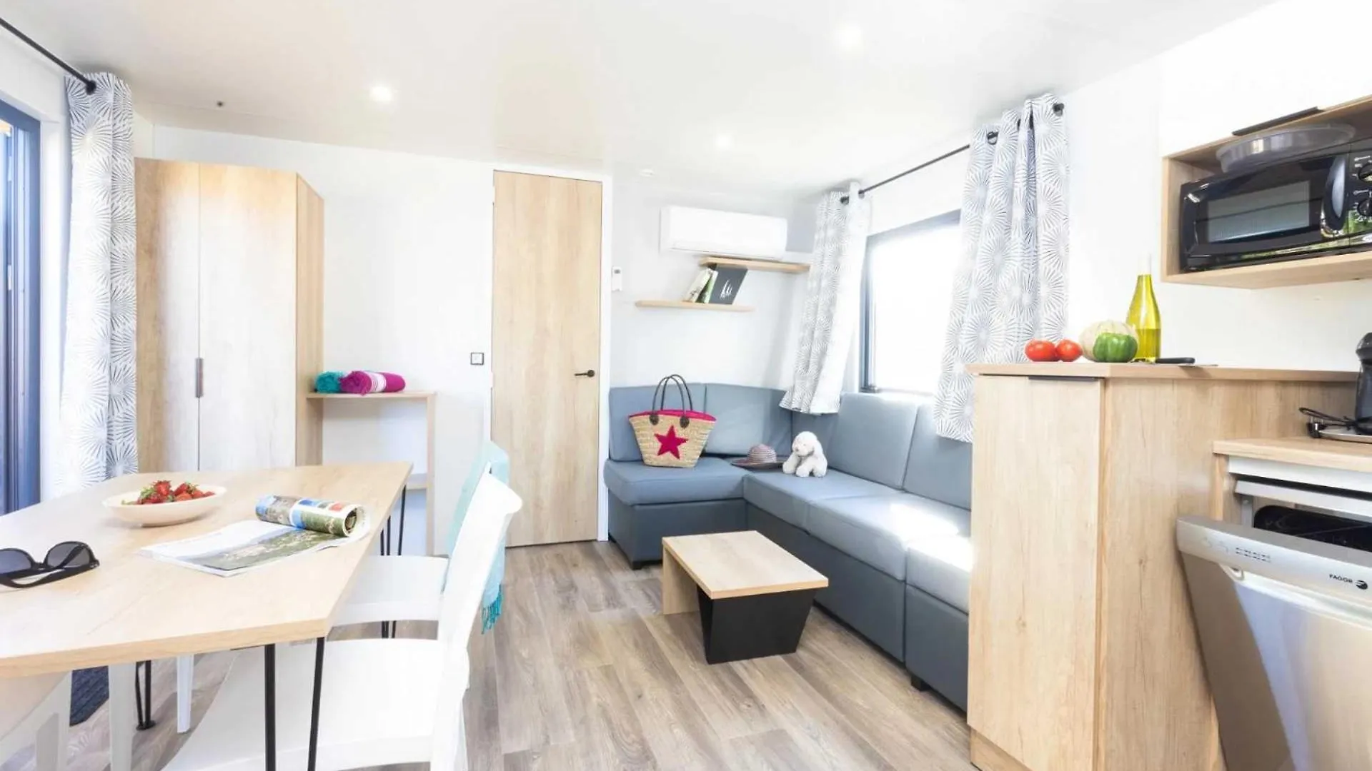 Camping 4 Etoiles - Piscine - Eeicab Thegra